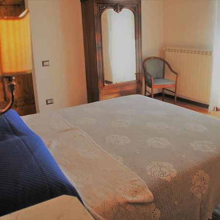 B&B Ponte La Pietra Губио Екстериор снимка