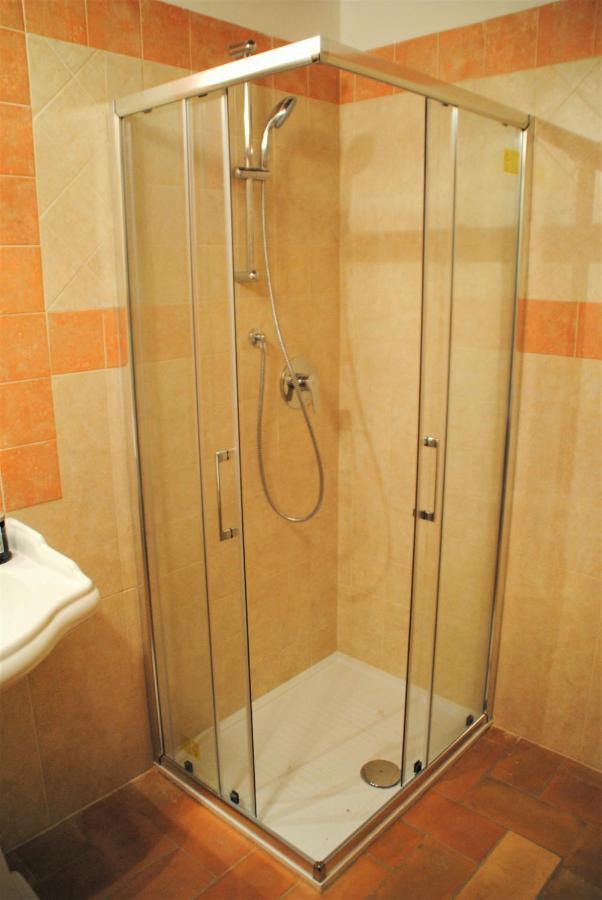 B&B Ponte La Pietra Губио Екстериор снимка