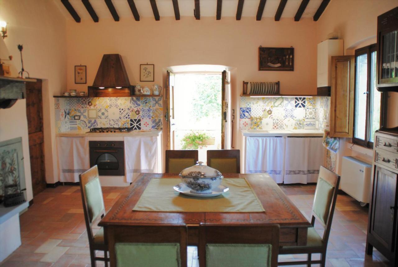 B&B Ponte La Pietra Губио Екстериор снимка