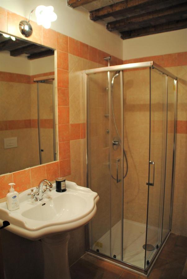 B&B Ponte La Pietra Губио Екстериор снимка