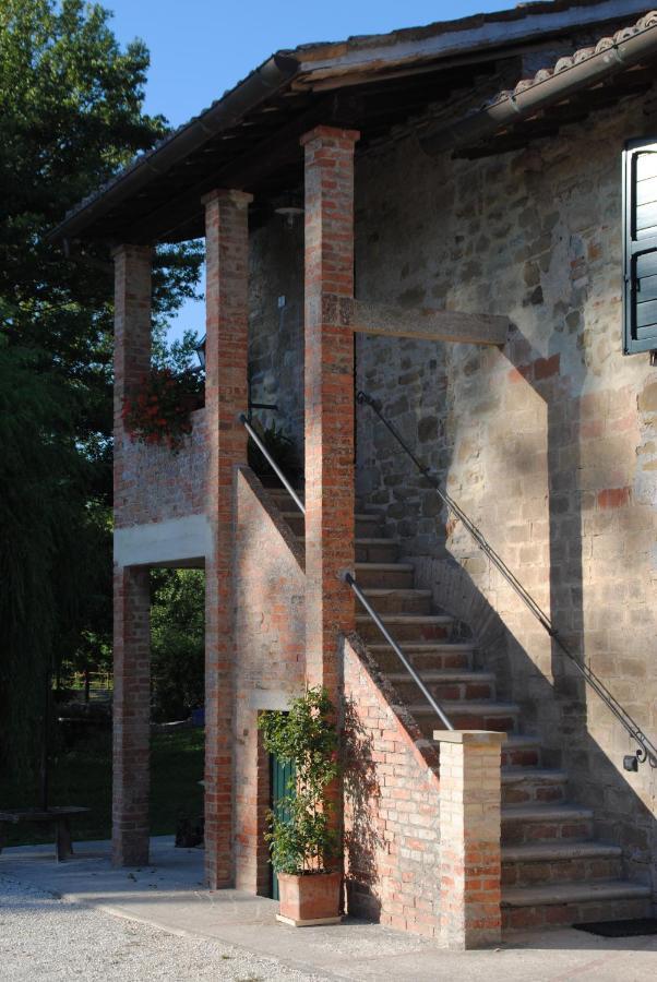 B&B Ponte La Pietra Губио Екстериор снимка