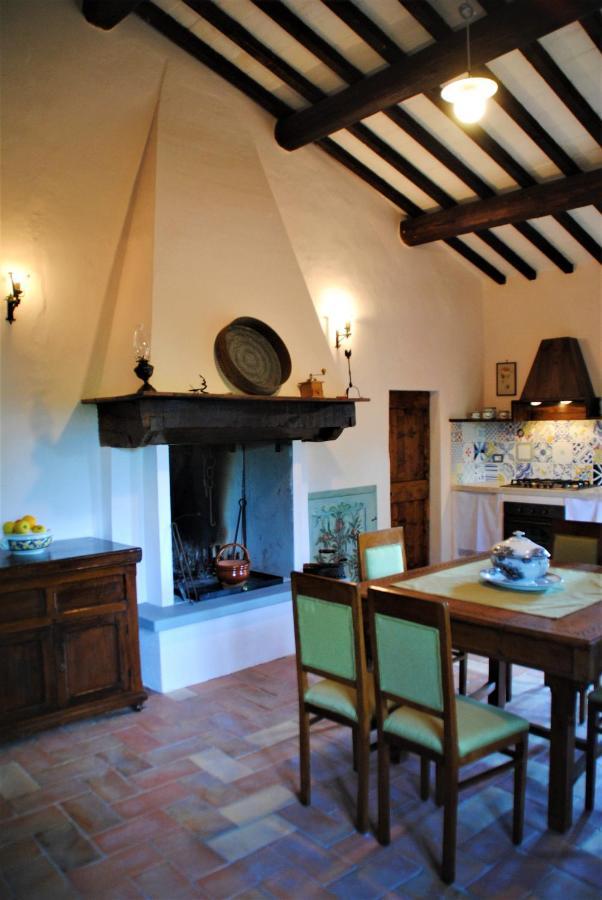 B&B Ponte La Pietra Губио Екстериор снимка