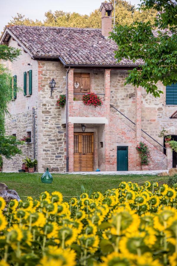 B&B Ponte La Pietra Губио Екстериор снимка