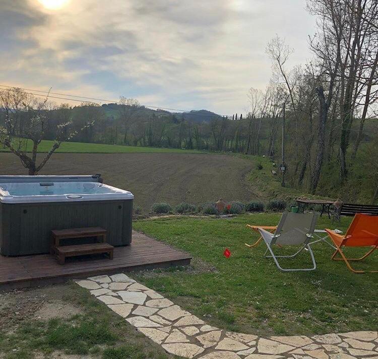 B&B Ponte La Pietra Губио Екстериор снимка