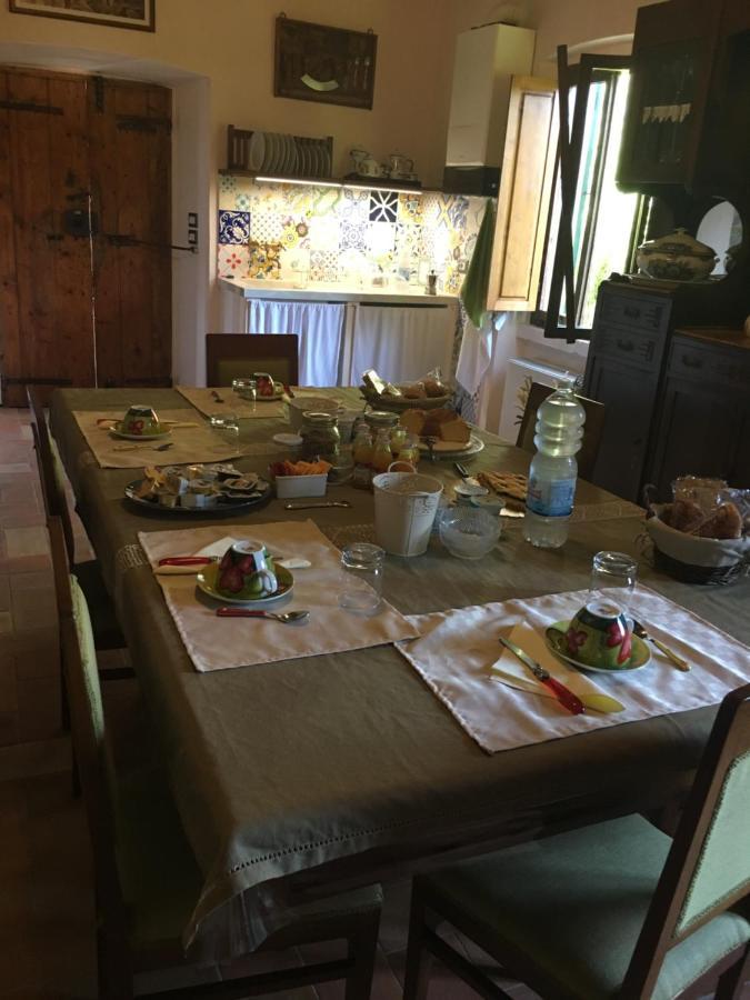 B&B Ponte La Pietra Губио Екстериор снимка
